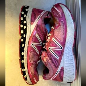 Run Disney New Balance Minnie Mouse Size 9
